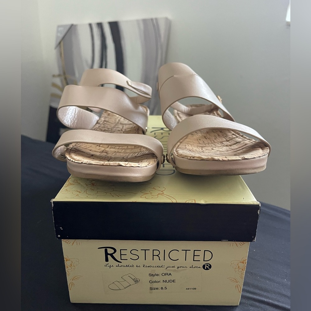 RESTRICTED ORA SANDALS